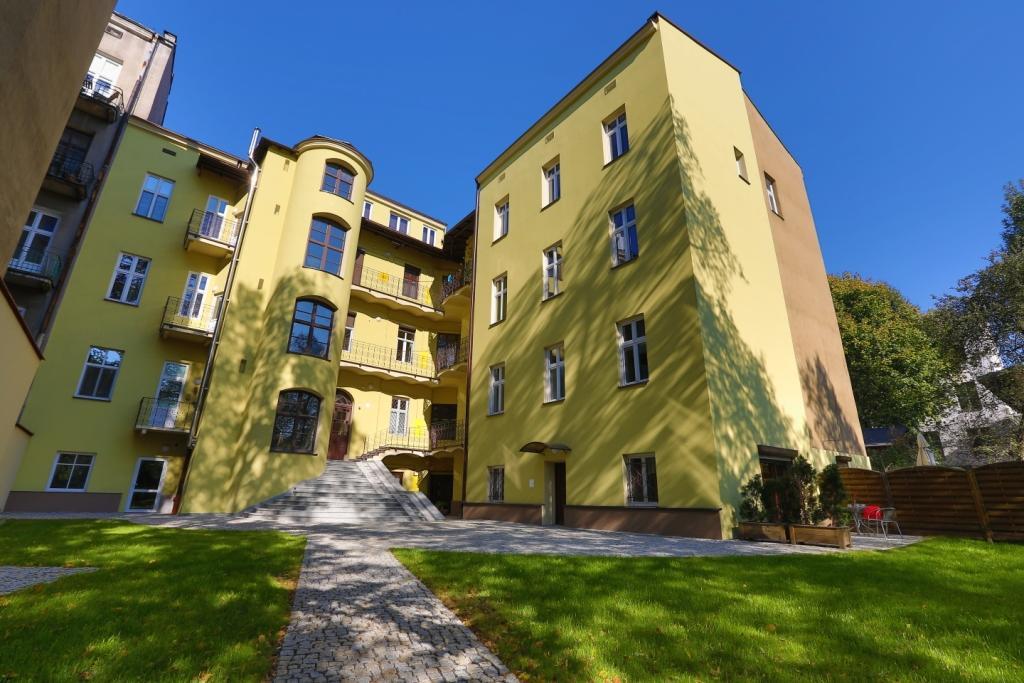 Apartment Ar *